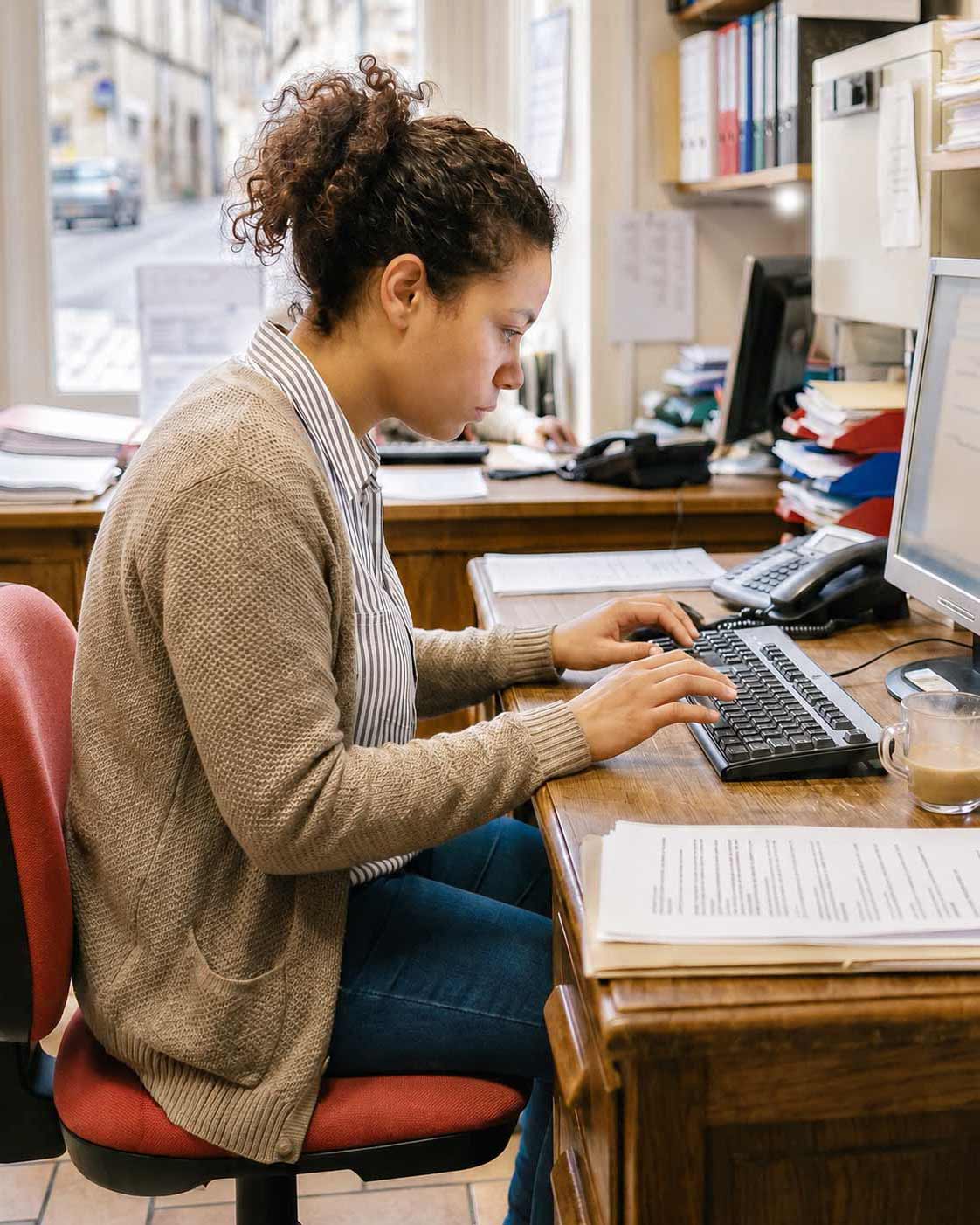 Statische Haltung auf einem Bürostuhl